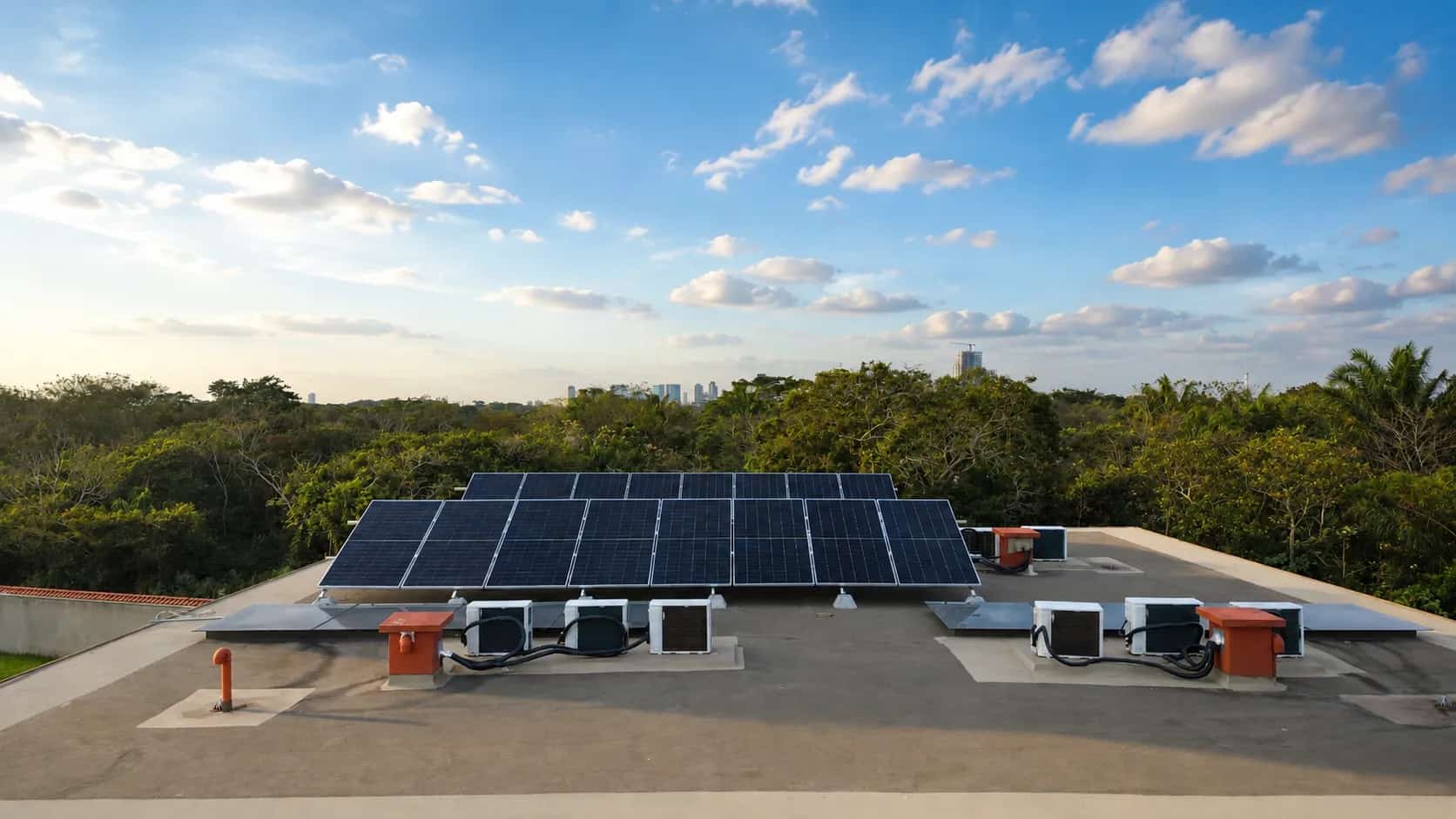 Instalación fotovoltaica sobre techo industrial